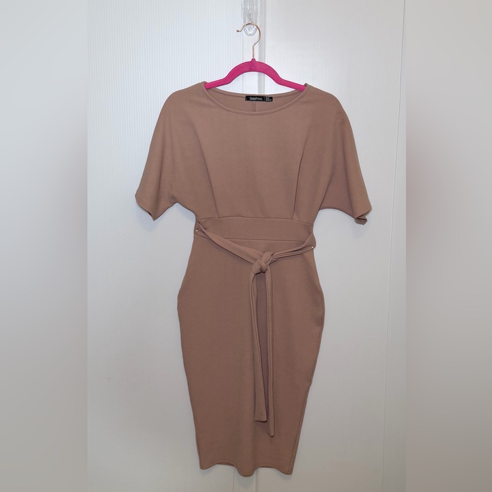 Boohoo Taupe Bodycon Midi Dress Tie Waist Short Sleeve Minimalist Size 6